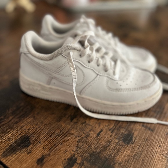 Nike Kids White Air Force Sneakers - Picture 1 of 6